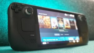 Console portátil Steam Deck exibindo a tela de menu