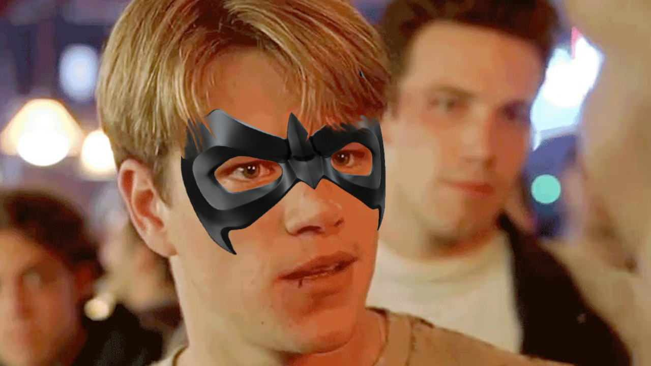 O ator Matt Damon sorrindo durante uma entrevista sobre sua carreira no cinema.