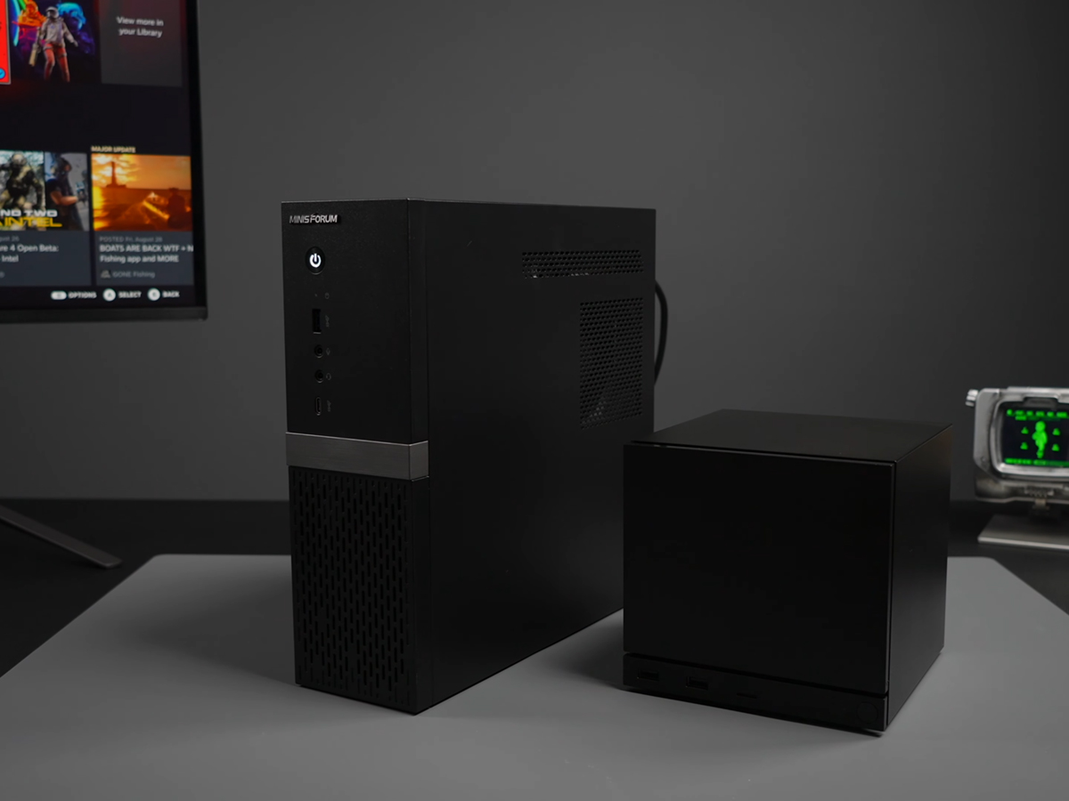 PC compacto Minisforum 895D7 equipado com processador AMD Ryzen 9 e GPU Radeon