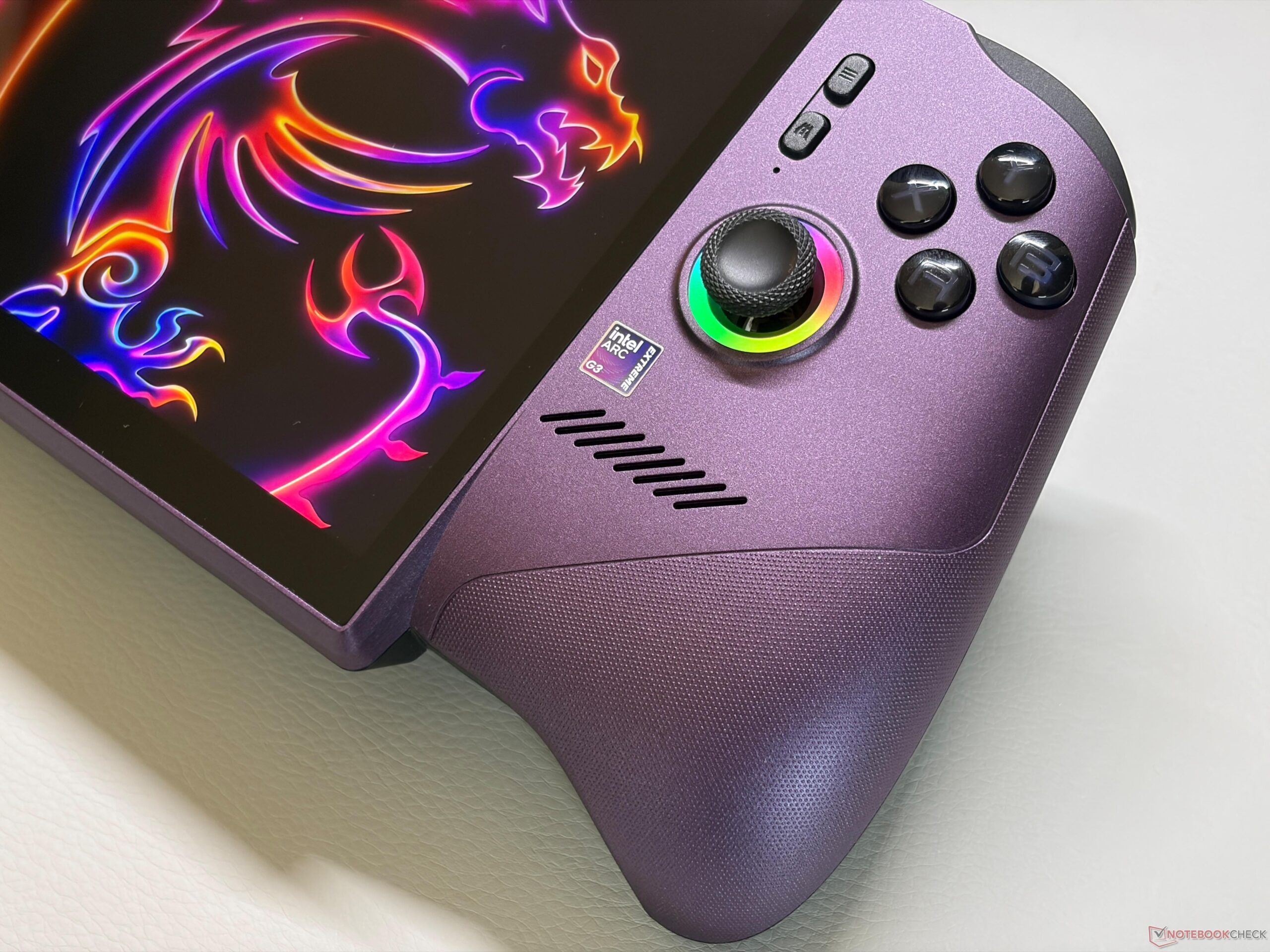 Representação de processador Intel Panther Lake para consoles portáteis